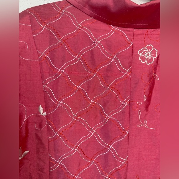 Coldwater Creek 100% Silk Red Floral Embroidered ButtonUp Shirt Women’s XL Artsy - Picture 5 of 5